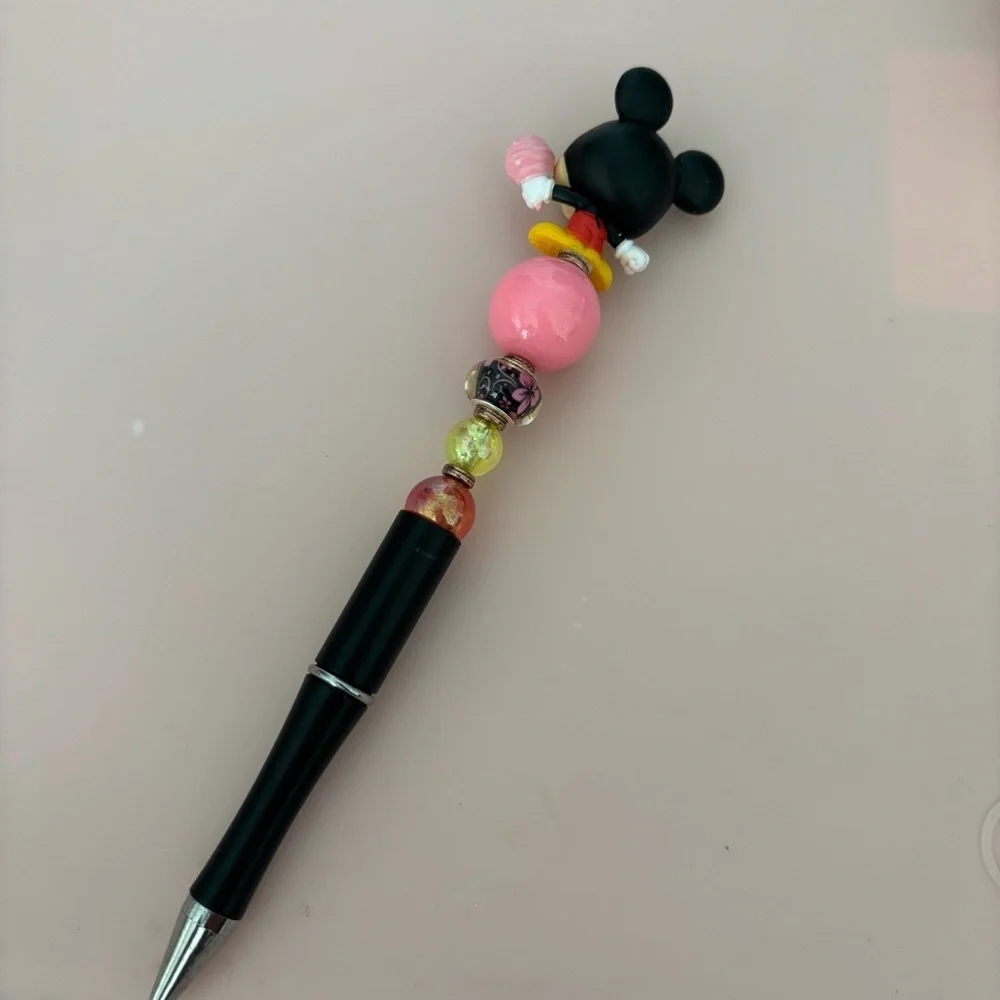 Disney Doorables: Mickey Mouse: Summer Mickey Mouse handmade beaded pen